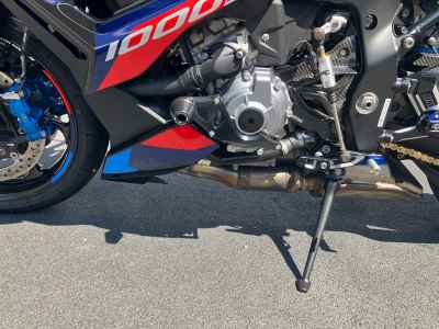 BMW M1000R 2024