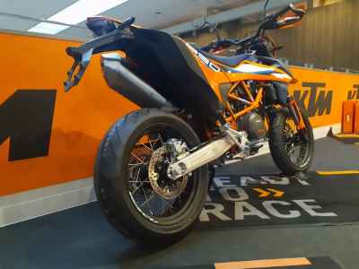 KTM 690 SMC R 2024