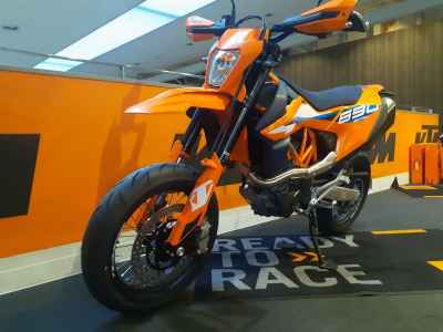 KTM 690 SMC R 2024