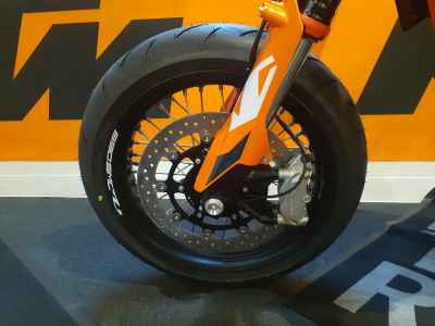 KTM 690 SMC R 2024