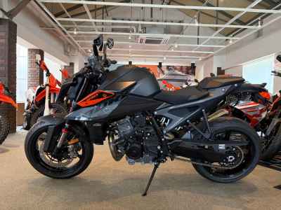 KTM 990 Duke 2024