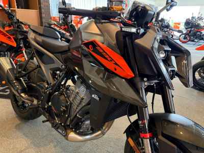 KTM 990 Duke 2024