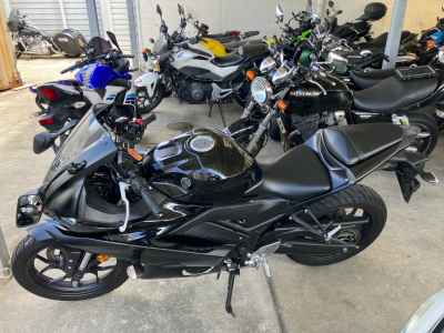 Yamaha YZF-R25 2021