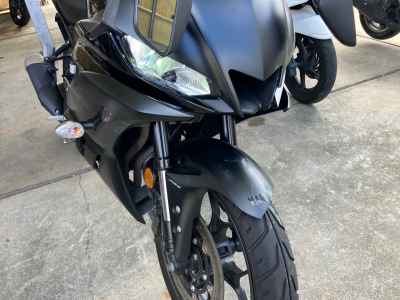 Yamaha YZF-R25 2021