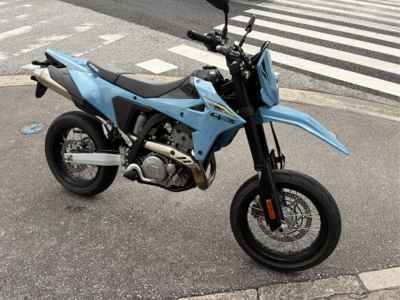 Suzuki DR-Z4SM 2025