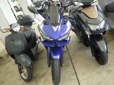 Yamaha YZF-R25 2015