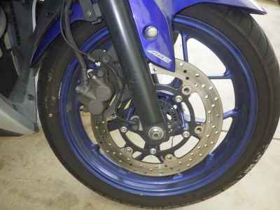 Yamaha YZF-R25 2015