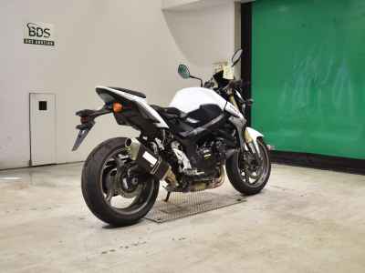 Suzuki GSR750 2013