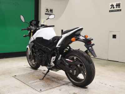 Suzuki GSR750 2013