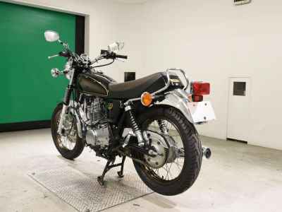 Yamaha SR400 2021