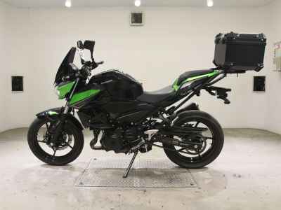 Kawasaki Z400 2022
