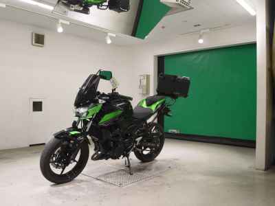 Kawasaki Z400 2022
