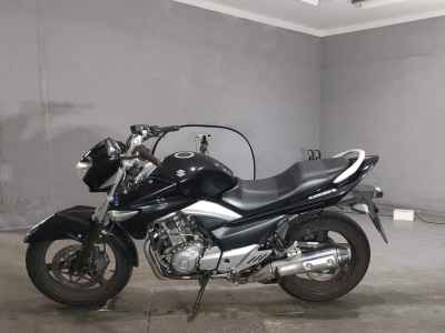 Suzuki GSR250