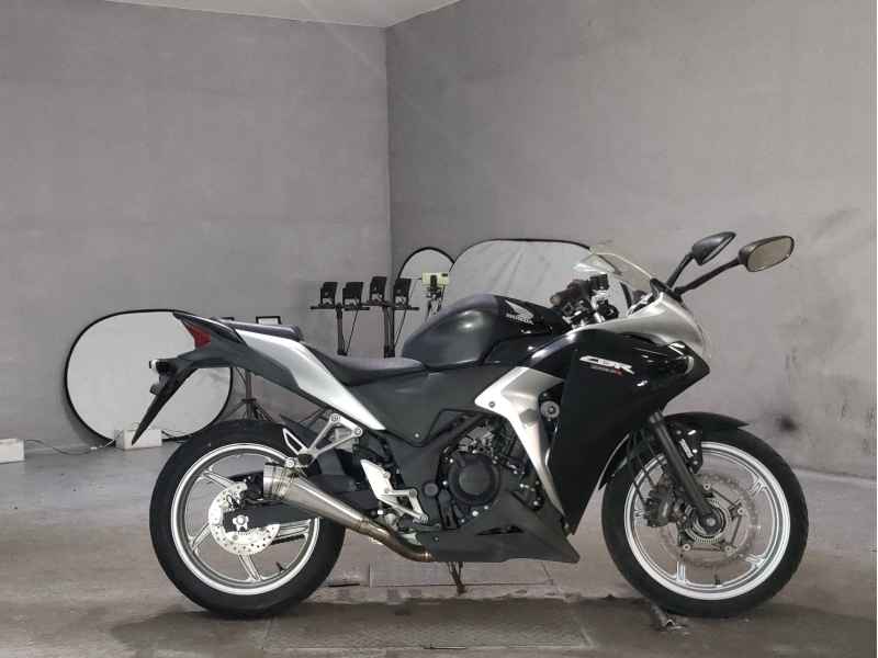 Honda CBR250R 2011