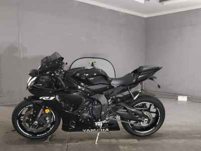 Yamaha YZF-R1 2023