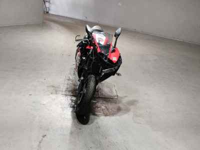 Yamaha YZF-R25 2015