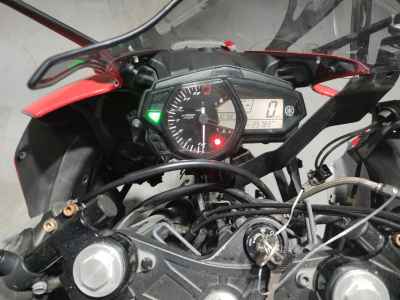 Yamaha YZF-R25 2015