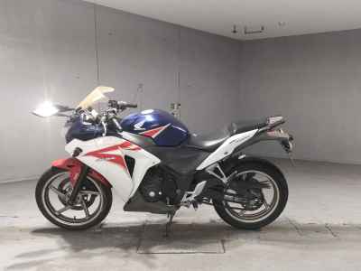 Honda CBR250R 2011