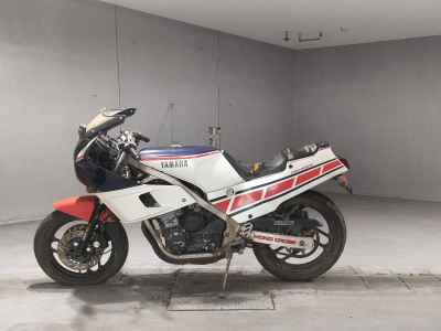 Yamaha FZ400R