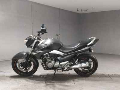 Suzuki GSR250