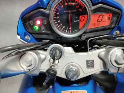 Suzuki GSR250