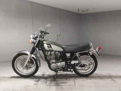 Yamaha SR400