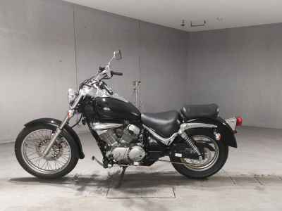 Suzuki Intruder 250LC