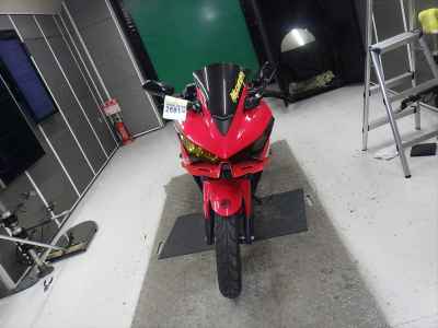 Yamaha YZF-R25 2015