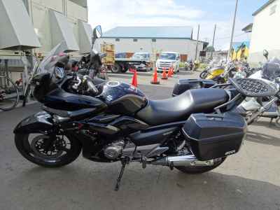 Suzuki GSR250F