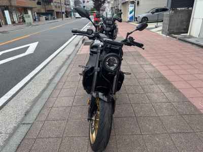 Yamaha XSR900 2025
