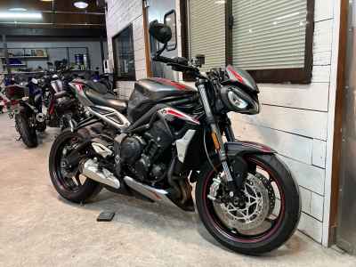 Triumph Street Triple 765 RS 2021