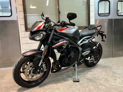 Triumph Street Triple 765 RS 2021