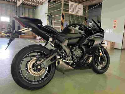 Yamaha YZF-R7 2025