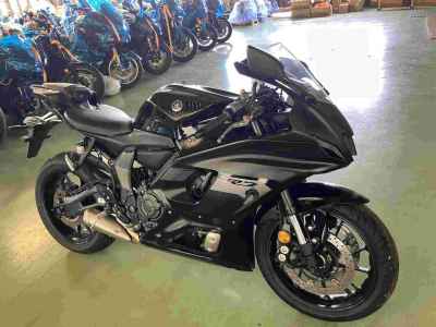 Yamaha YZF-R7 2025