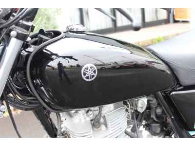 Yamaha SR400 2019