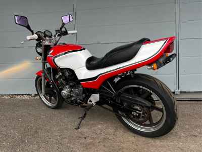 Honda CB250 Jade