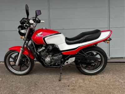 Honda CB250 Jade