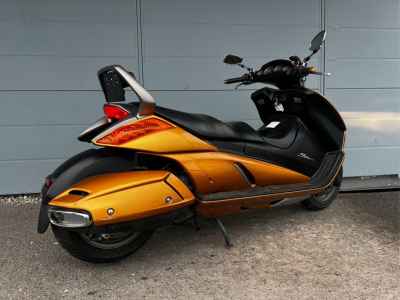 Suzuki Gemma 250