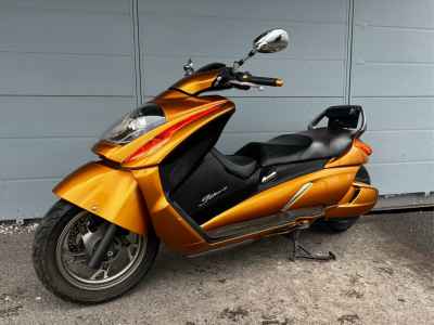 Suzuki Gemma 250