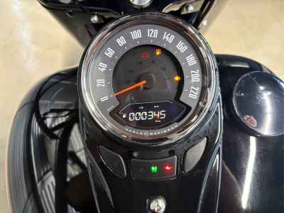 Harley-Davidson Heritage FLHCS1870 2023