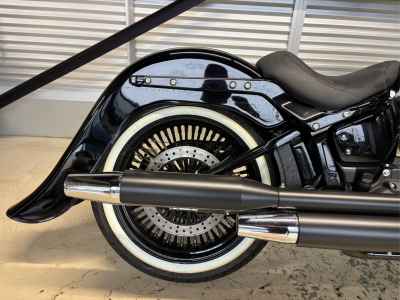 Harley-Davidson Heritage FLHCS1870 2023