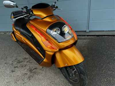 Suzuki Gemma 250