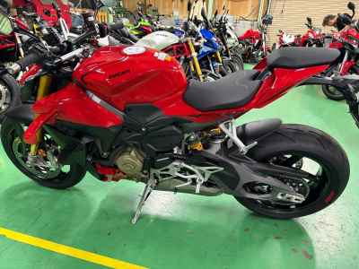 Ducati Streetfighter V4S 2025