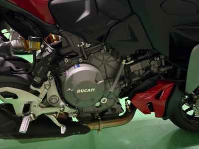 Ducati Streetfighter V2S 2025