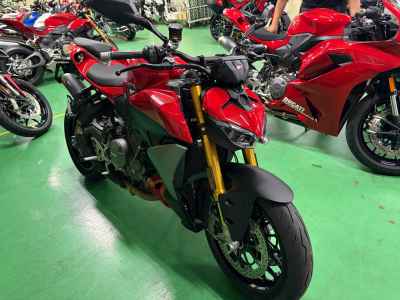 Ducati Streetfighter V2S 2025