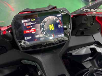 Ducati Panigale V2 2025
