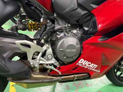 Ducati Panigale V2 2025
