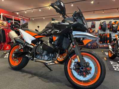 KTM 890 SMT 2023
