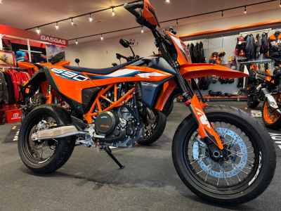 KTM 690 SMC R 2024