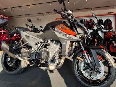 KTM 990 Duke 2024